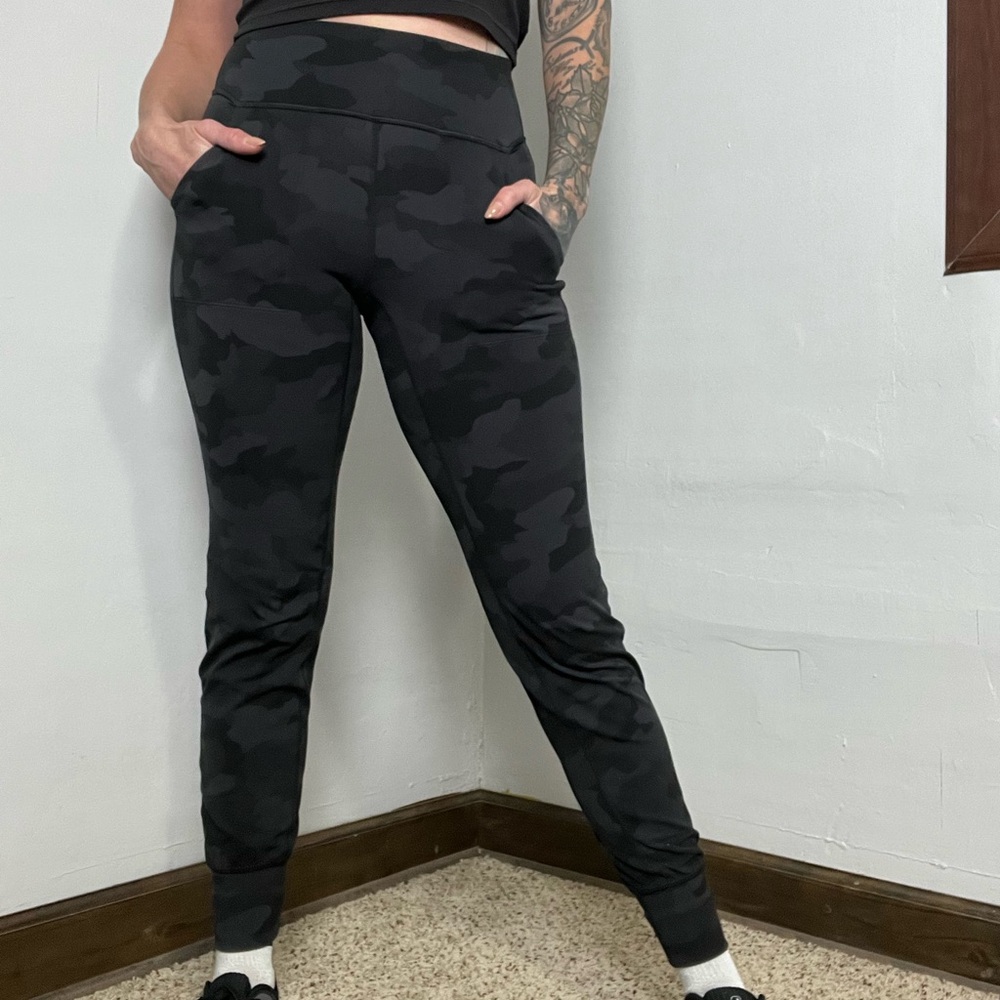 Lululemon Athletica Black Camouflage Legging Joggers